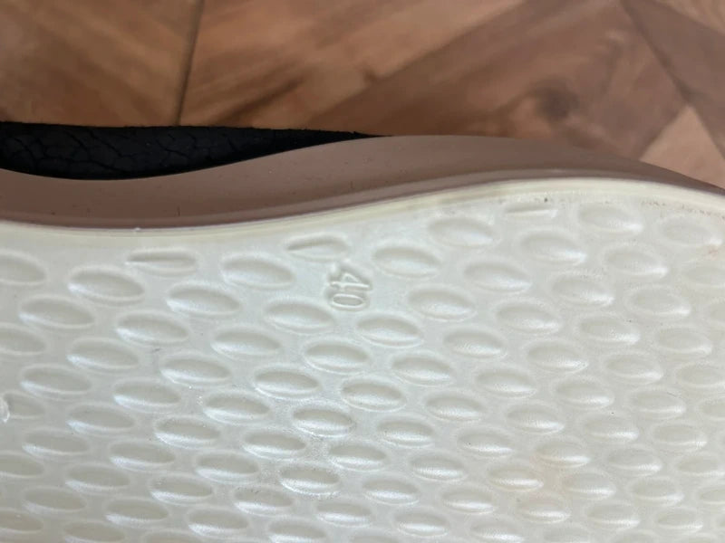 ECCO sneakersy damskie czarne skórzane r. 40 | nowe
