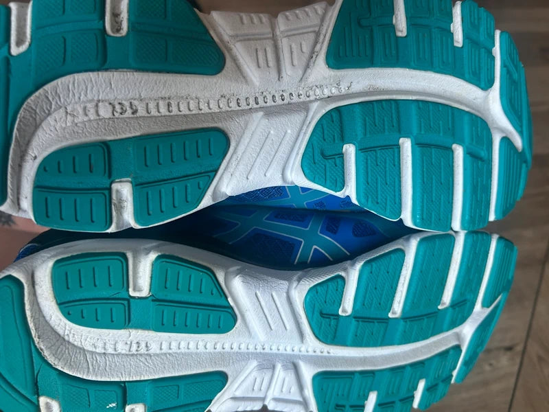 Asics Gel-Impression 9 – Turkusowe Detale