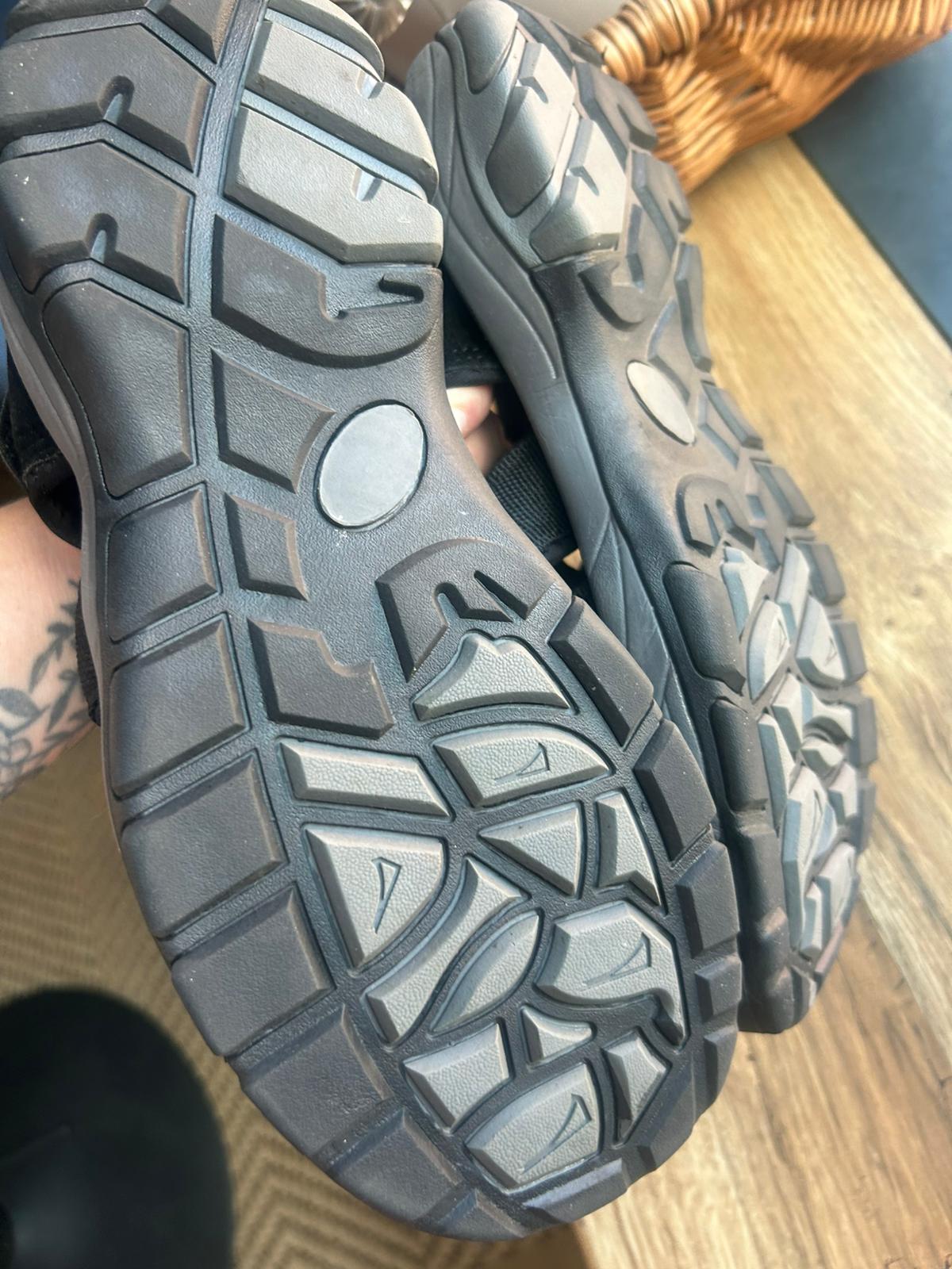 Męskie sandały trekkingowe Hush Puppies w rozmiarze 41