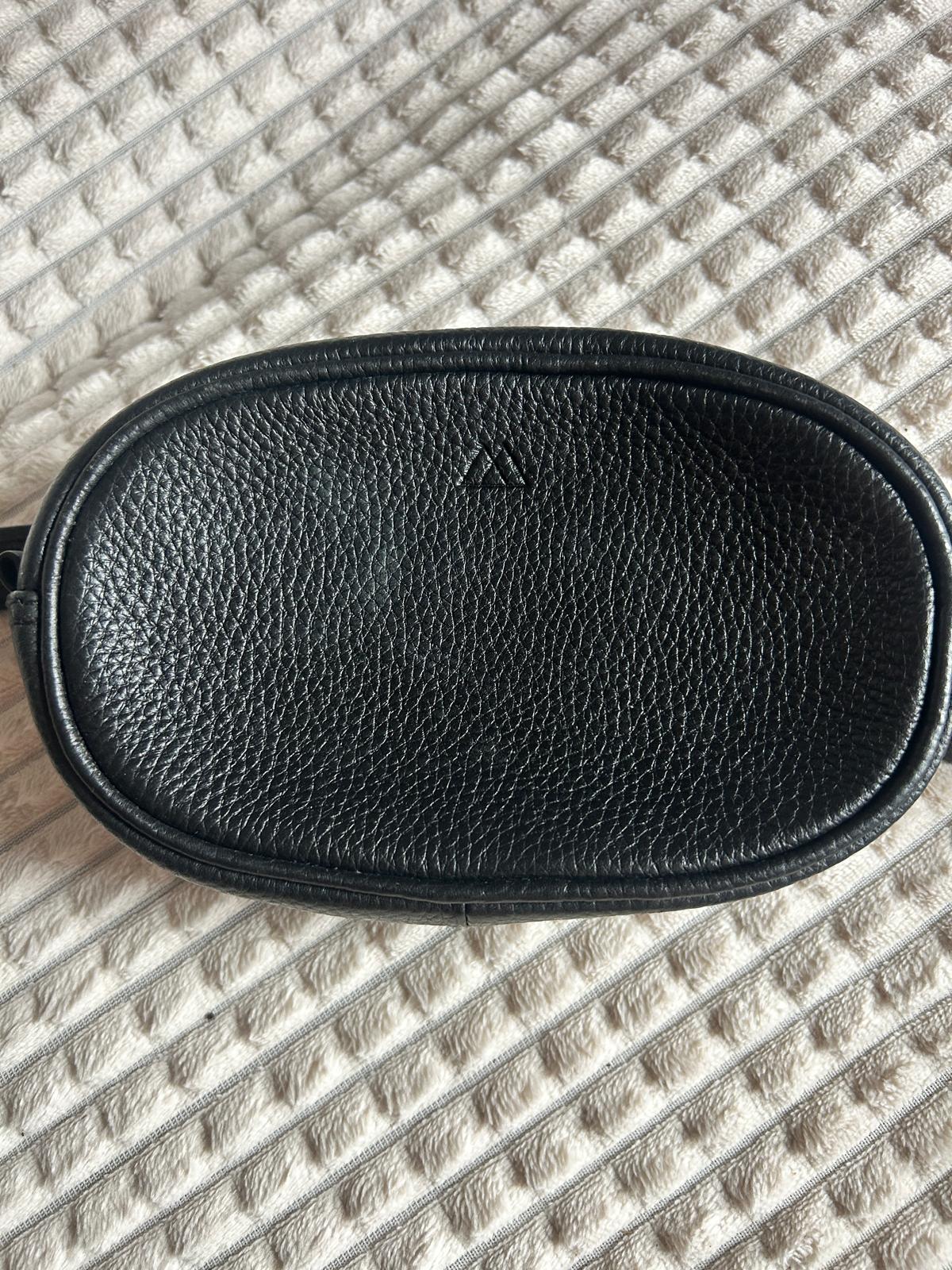 Markberg skórzana saszetka crossbody czarna
