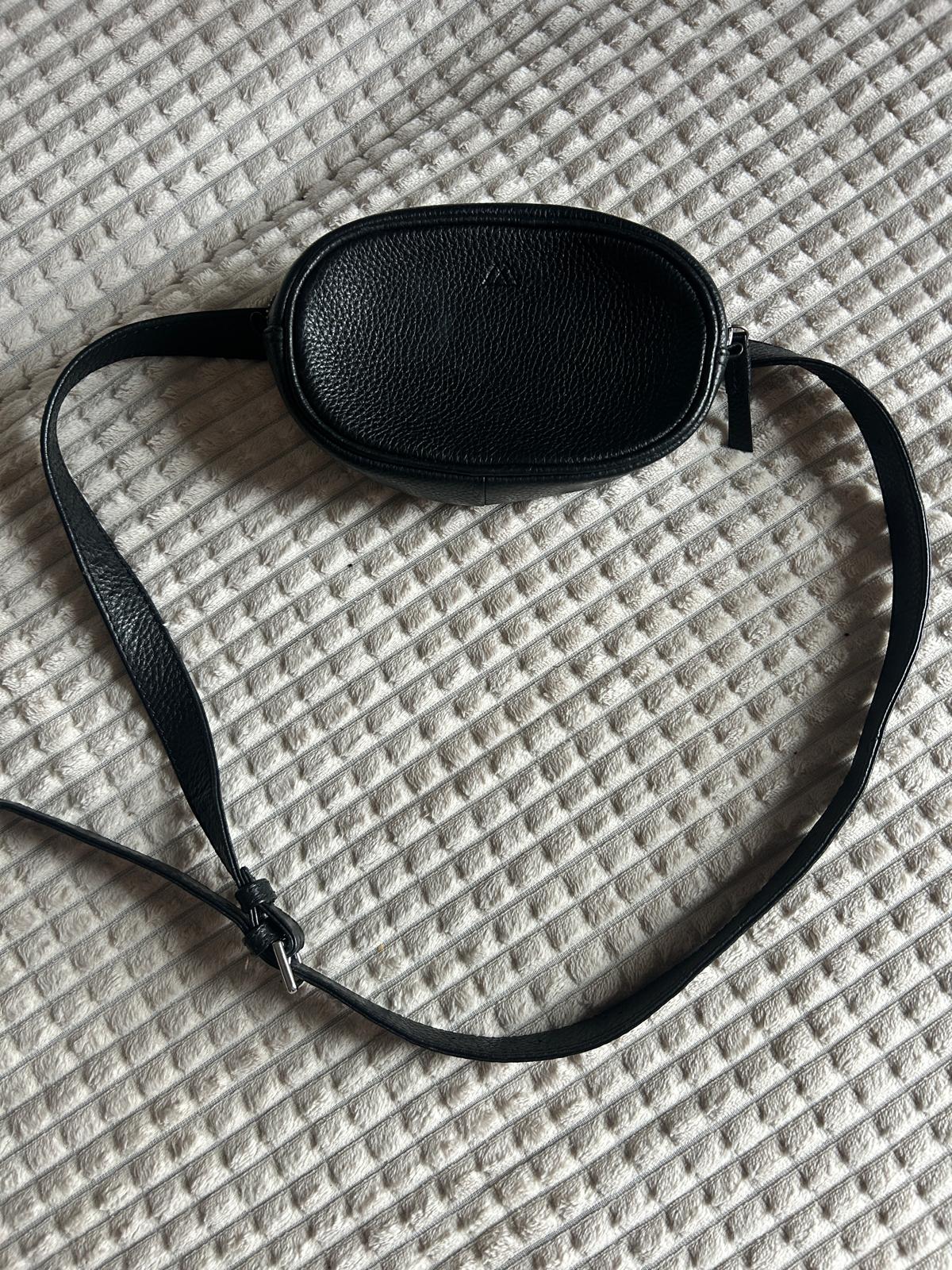 Markberg skórzana saszetka crossbody czarna